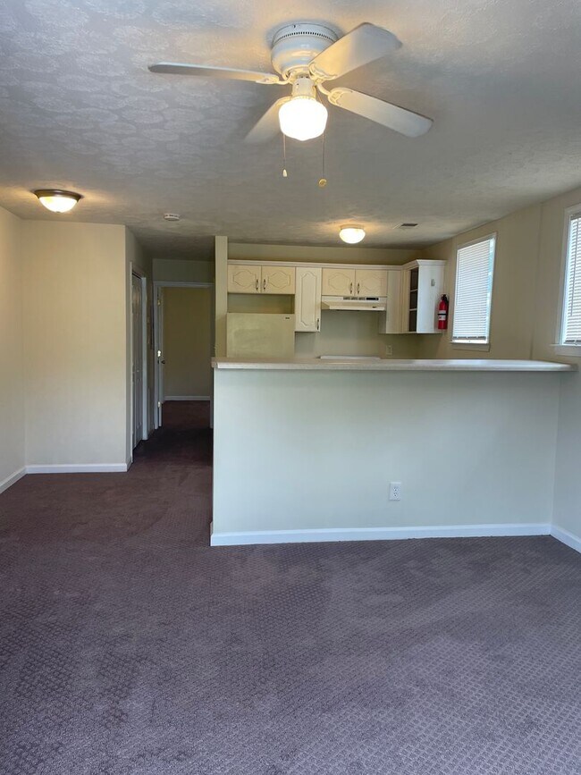 Building Photo - 5981 Peco Ln