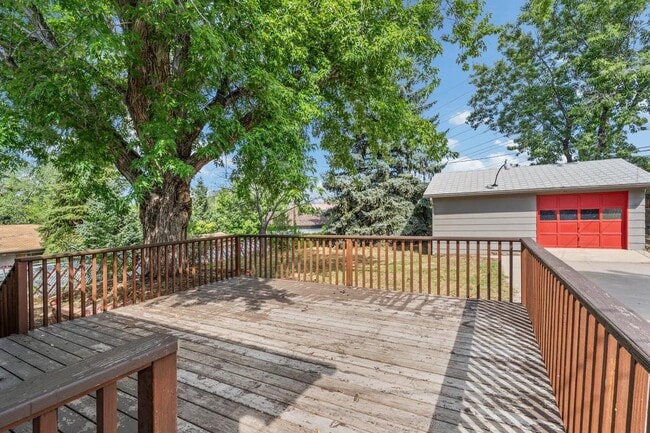 Building Photo - 408 Maplewood Dr
