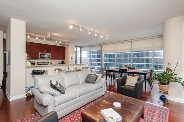 Foto principal - 100 E 14th St