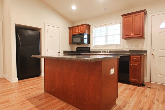 Building Photo - Eagles Landing Available!