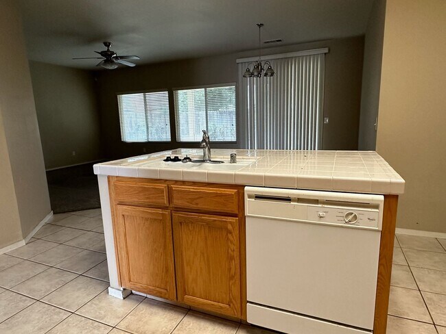 Foto del edificio - 3939 S. OAK VIEW ST - 3 BEDROOM 2 BATH - V...