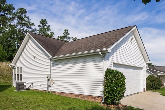 Building Photo - 769 Sir Raleigh Dr