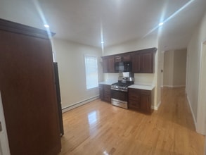 Building Photo - 25 Brookside Ave