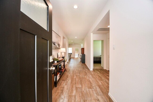 Building Photo - 3008 Bur Lndg Ln