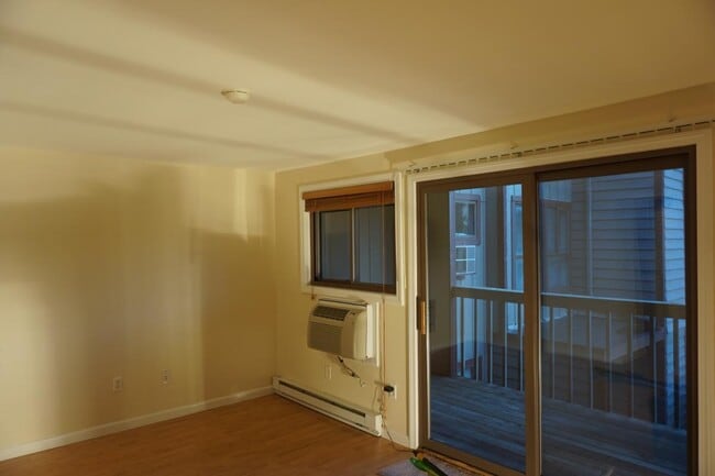 Building Photo - 130 Coe Ave