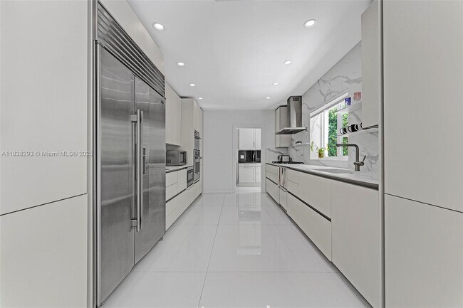 Foto del edificio - 5055 N Bay Rd