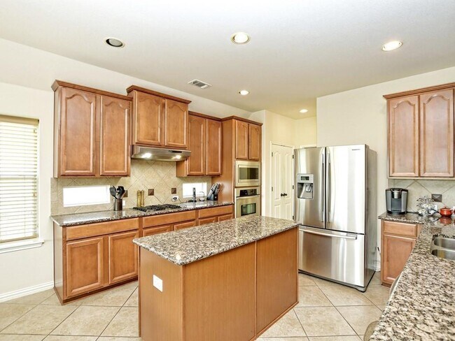 Foto del edificio - 324 Lake Livingston Dr