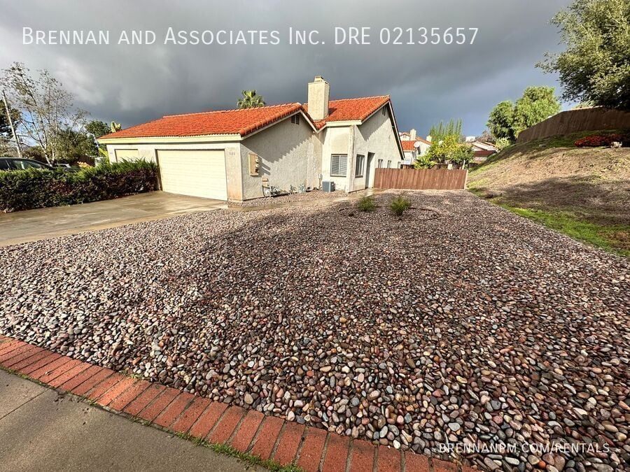 Primary Photo - 1606 Woodrun Pl