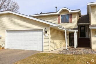 Building Photo - 525 Pleasure Creek Dr