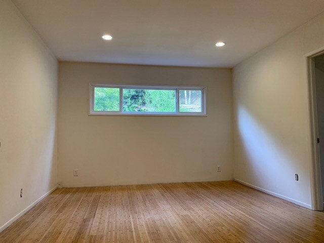 Building Photo - 1109 Las Pulgas Rd