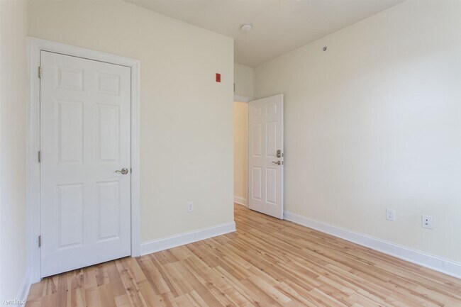 Building Photo - 3 br, 1 bath Triplex - 1933 N 7TH ST Unit 3