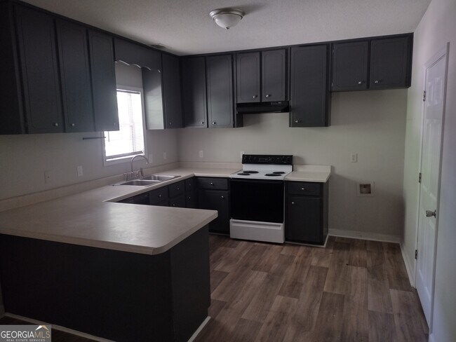 Foto del edificio - 1931 Karen Cir