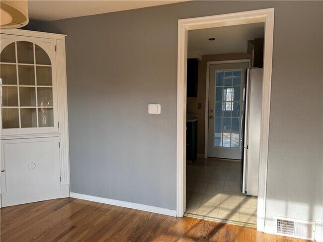 Foto del edificio - 231 Jonquil Pl