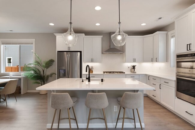 Building Photo - Luxury North Creek Living with Privacy and Designer Upgrades