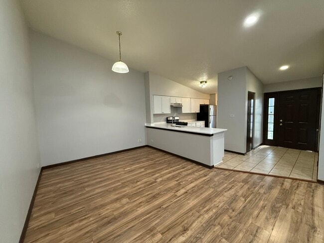 Building Photo - 547 Fessler Ave