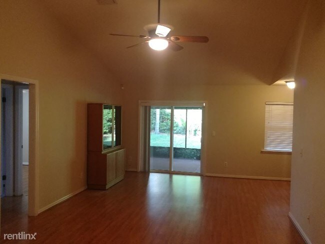 Building Photo - 3 br, 2 bath House - 3519 Lake St