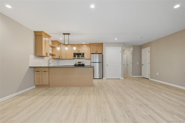 Foto del edificio - 71 N Main St