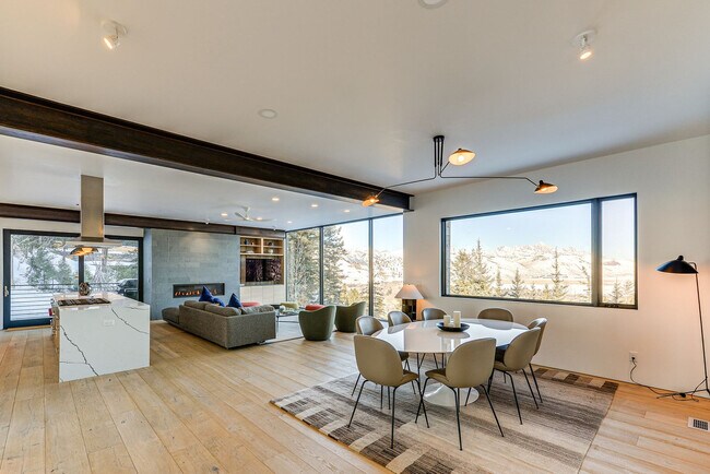 Foto del edificio - 875 Snow King Dr