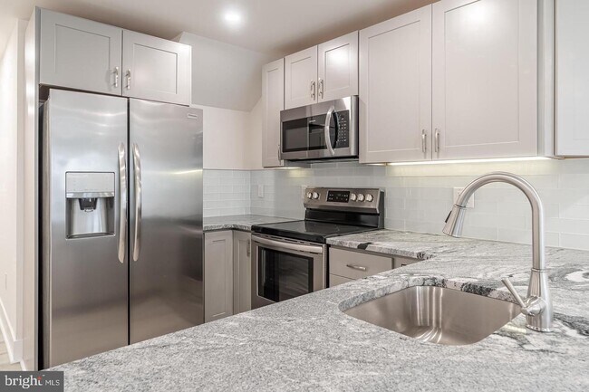 Foto del edificio - 2437 W Thompson St