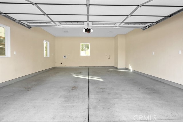 Building Photo - 4545 161st St
