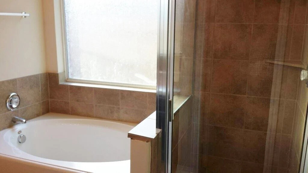 Foto del edificio - 12938 Walden Rd