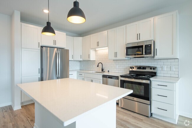 1BR, 1BA -795SF - Two Points Crossing