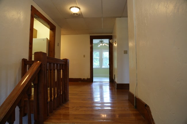STAIRWAY TO COMMON - 16 Charlotte St