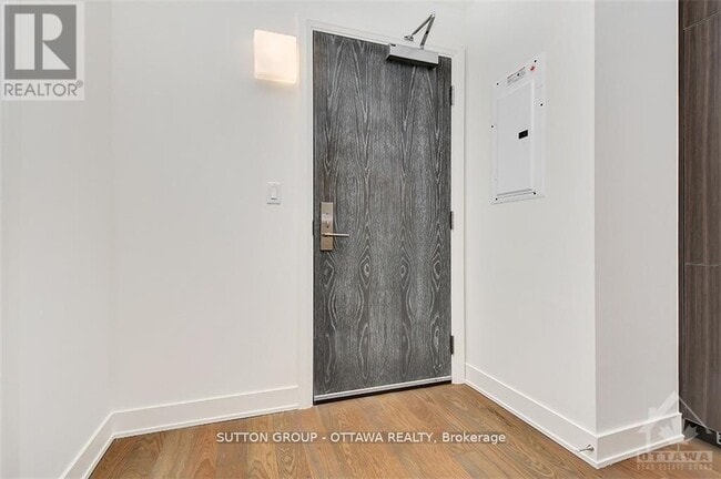 Building Photo - 428 Sparks St.