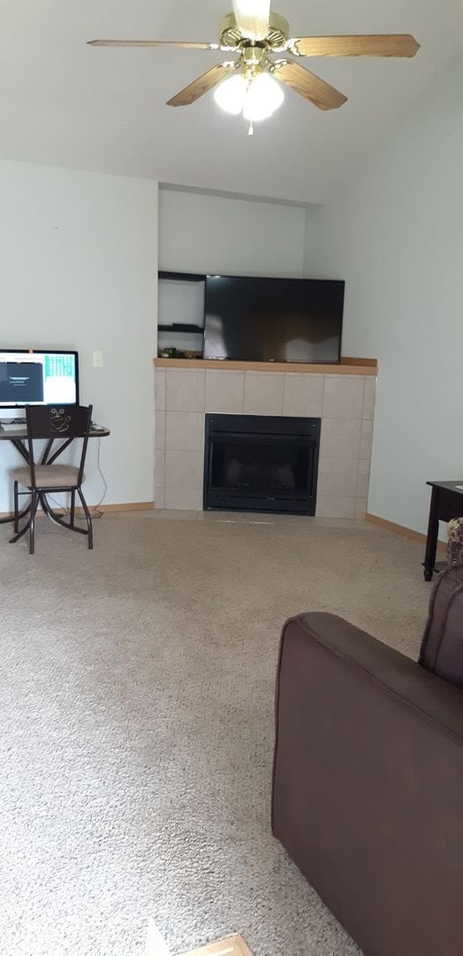 Building Photo - Duplex - 2 bed, 2 bath, 2 car garage in SW Springfield