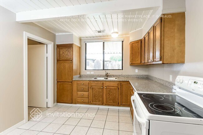 Foto del edificio - 321 Brennan Ct