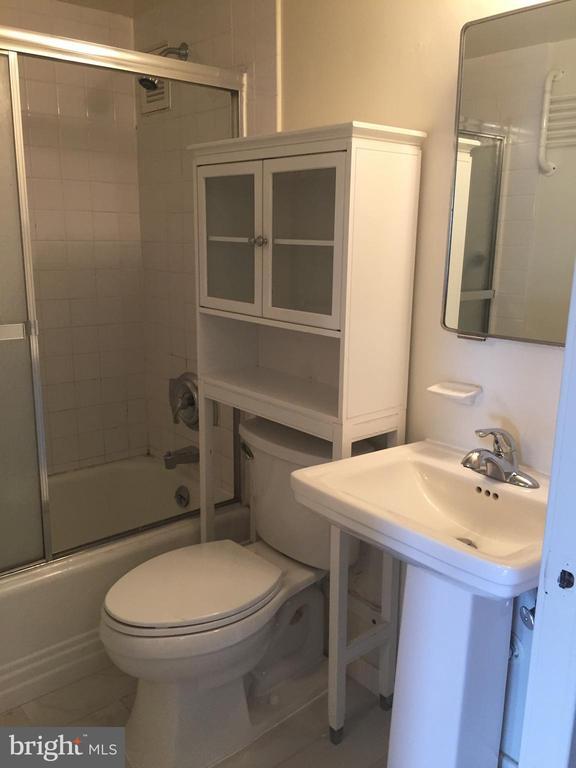 Building Photo - 210 Locust St