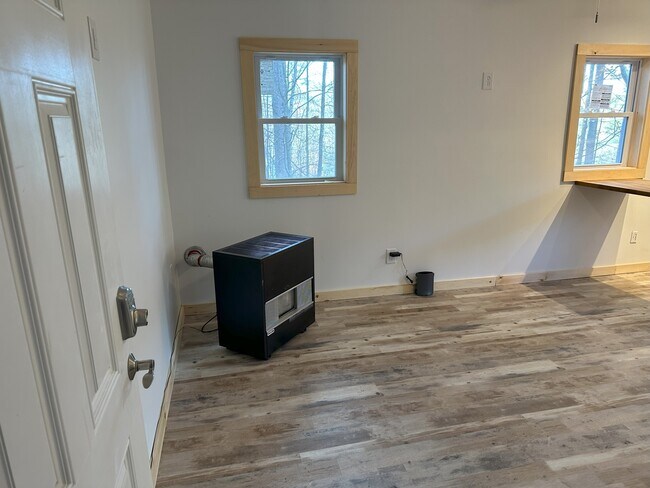 Building Photo - 929 Codding Hollow Rd