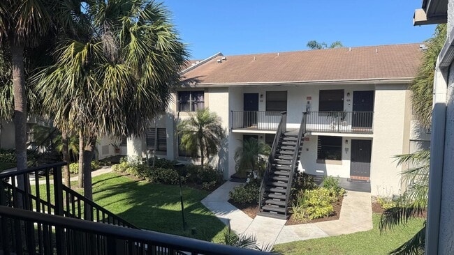 Foto del edificio - 1254 S Military Trail