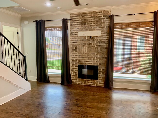 Building Photo - Executive Living in Sage Meadows Country Club