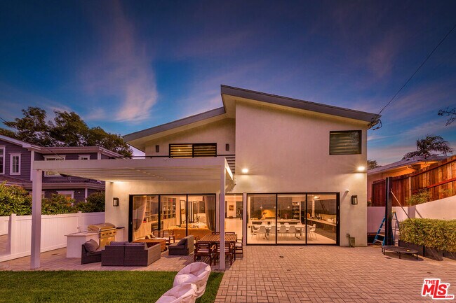 Foto del edificio - 2122 Castle Heights Ave