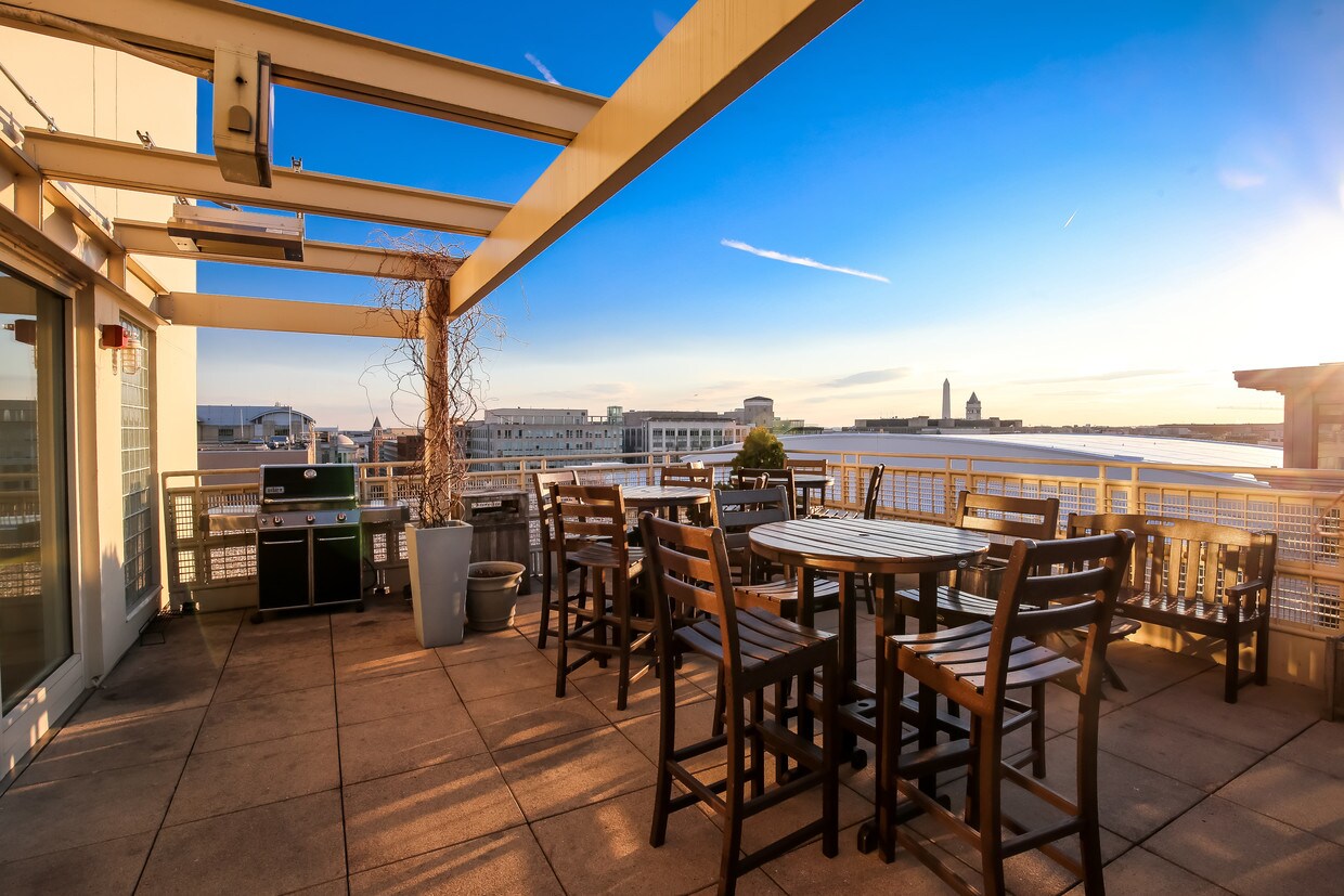 Rooftop with community grill - 715 6th St NW