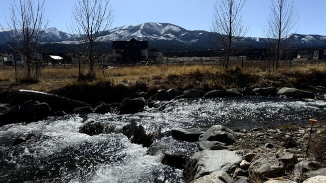 Foto del edificio - 405 Two Rivers Rd