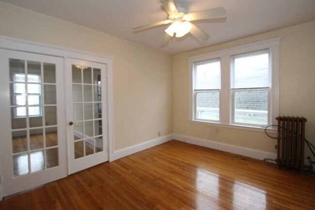 Building Photo - 366 Savin Hill Ave
