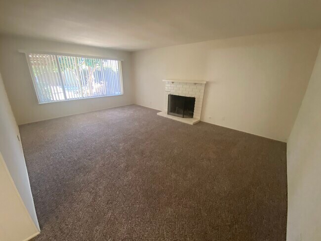 Foto del edificio - 9134 Cockatoo Ave