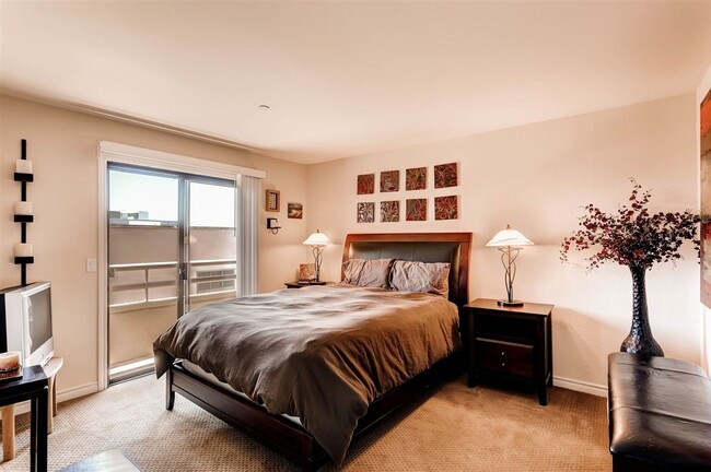 Foto del edificio - A Very Nice High-Quality Condo in Highly S...