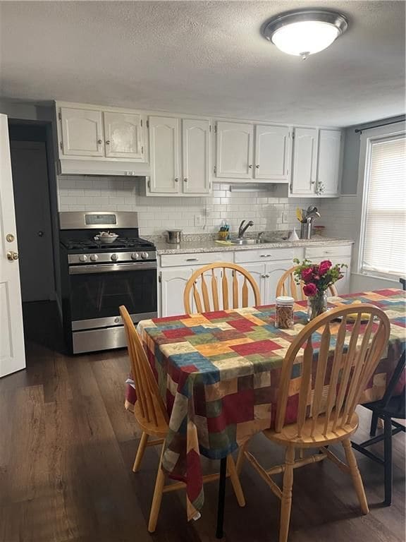 Building Photo - 12 Third School St