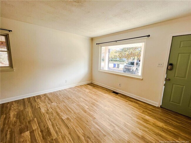 Foto del edificio - 812 Stoneykirk Dr