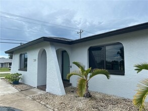 Building Photo - 729 SW 46th St