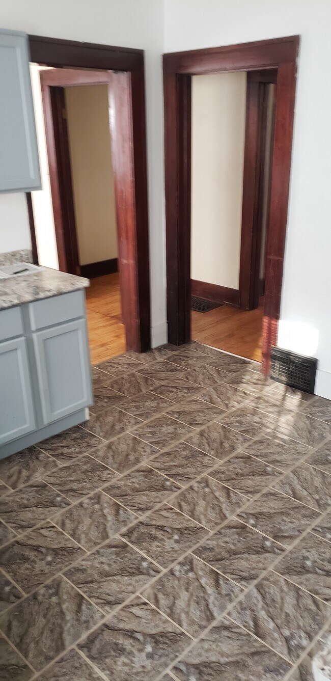 709 7th St S, La Crosse, WI 54601 House for Rent in La Crosse, WI