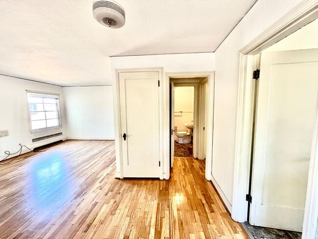 Building Photo - A good connection makes all the difference