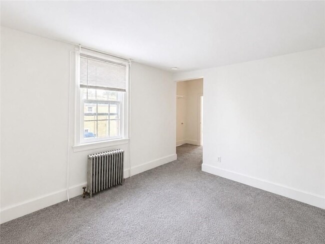 Building Photo - 17 Thayer St
