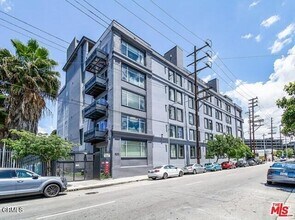 Building Photo - 825 East 4th St