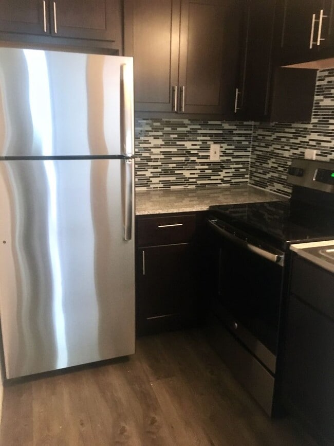 *** Beautiful & Updated Apartment in Mt. Washington * 1 Block to Grandview Ave * Pet Friendly * A... - *** Beautiful & Updated Apartment in Mt. Washington * 1 Block to Grandview Ave * Pet Friendly * A...