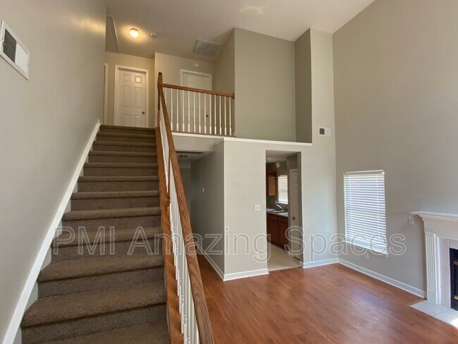 Building Photo - 831 Sinclair Dr