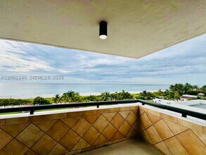 Building Photo - 2555 Collins Ave